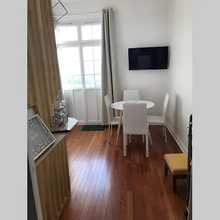 Le De La Apartman *